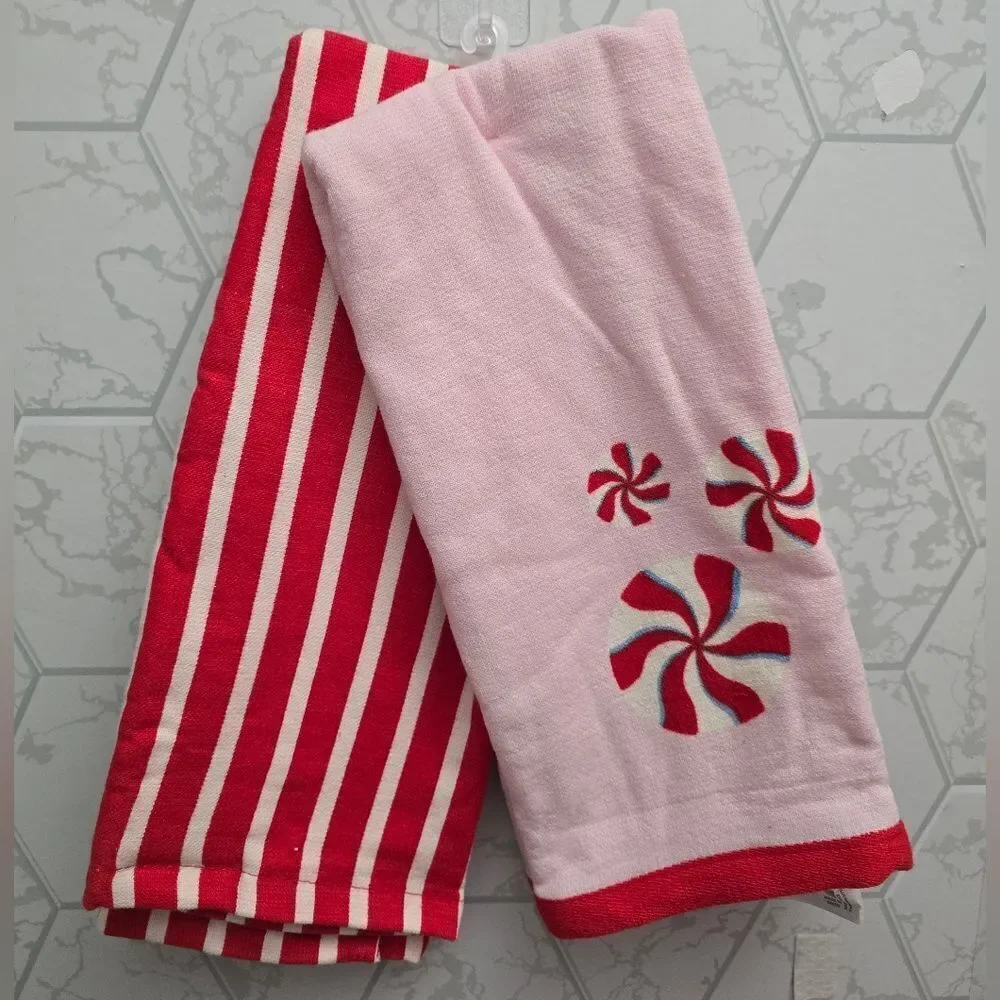 2pc Wondershop Christmas 100% cotton Pappermint Swirl Towel Set, New